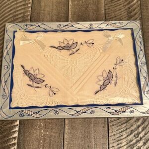 Vintage Set of‎ White Floral Butterfly Embroidered Hankies Hankerkerchiefs New